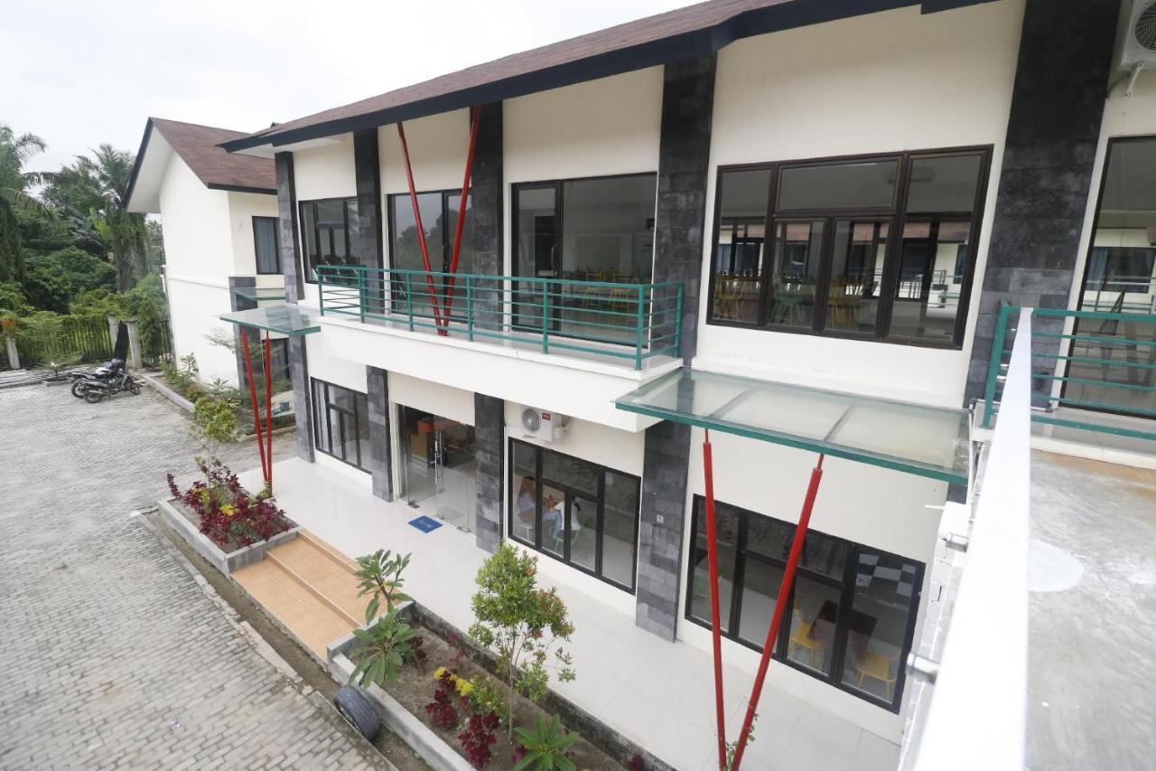 מדאן Reddoorz Plus Near Kualanamu Airport מראה חיצוני תמונה